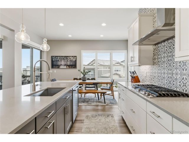 489 Meadowleaf Ln, Highlands Ranch, CO 80126