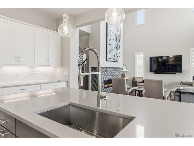 489 Meadowleaf Ln, Highlands Ranch, CO 80126