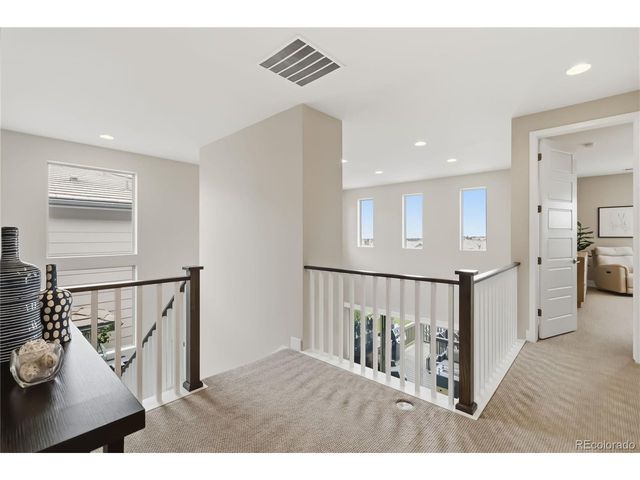 489 Meadowleaf Ln, Highlands Ranch, CO 80126