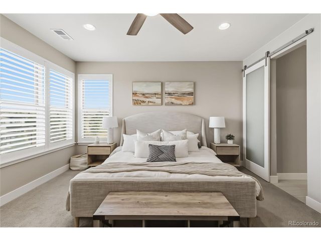 489 Meadowleaf Ln, Highlands Ranch, CO 80126