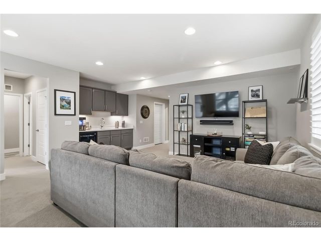 489 Meadowleaf Ln, Highlands Ranch, CO 80126