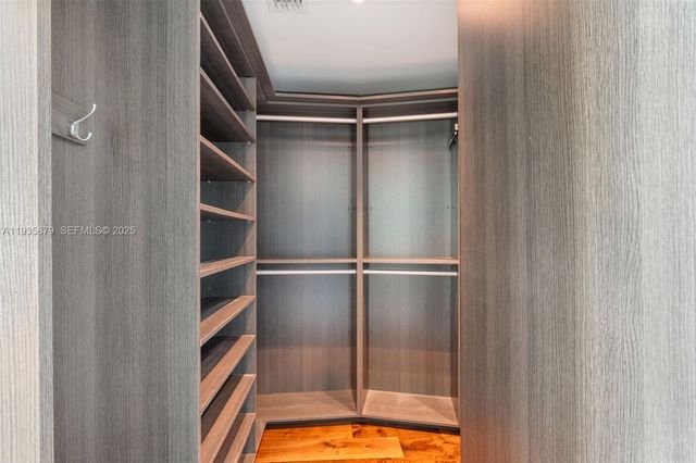 2020 N Bayshore Dr 3510, Miami, FL 33137