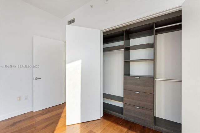 2020 N Bayshore Dr 3510, Miami, FL 33137