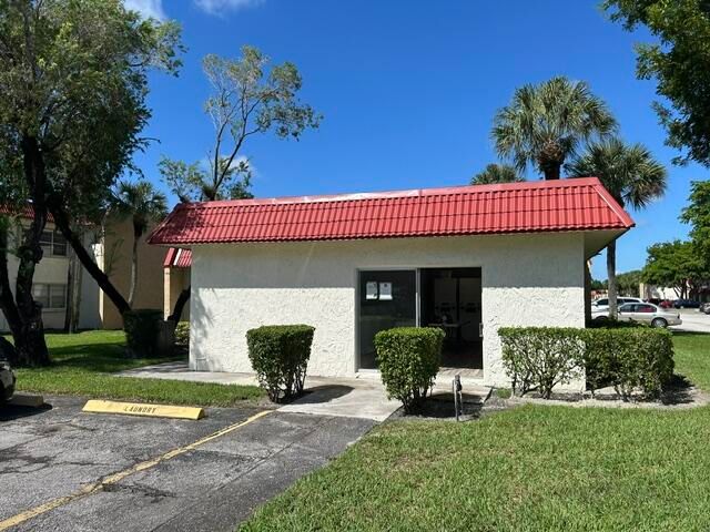 471 Lake Dora Drive, West Palm Beach, FL 33411