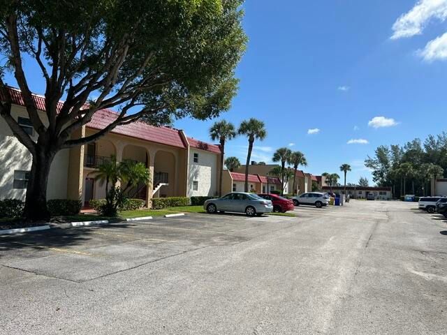 471 Lake Dora Drive, West Palm Beach, FL 33411