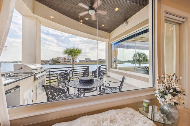 752 Pegasus Lane, League City, TX 77573