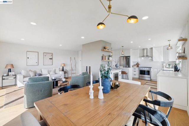 5969 Rincon Dr, Oakland, CA 94611