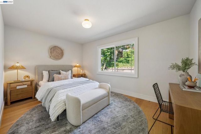 5969 Rincon Dr, Oakland, CA 94611