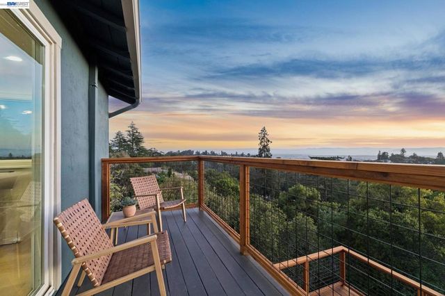 5969 Rincon Dr, Oakland, CA 94611