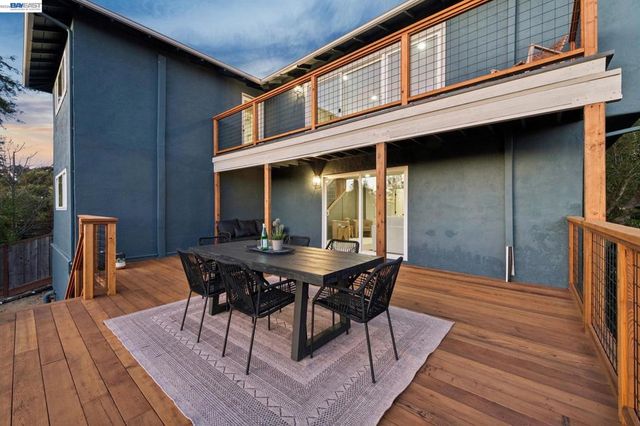 5969 Rincon Dr, Oakland, CA 94611