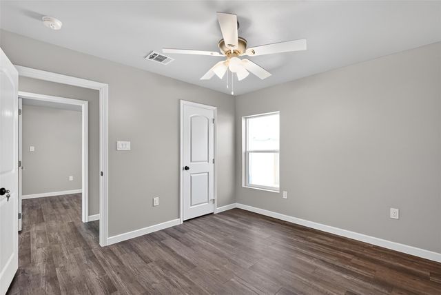 604 Jefferson Avenue, Cleveland, TX 77327