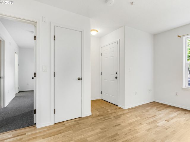 6704 N PITTSBURG Ave, Portland, OR 97203