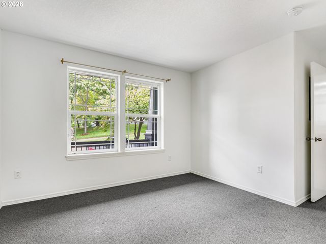 6704 N PITTSBURG Ave, Portland, OR 97203
