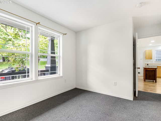 6704 N PITTSBURG Ave, Portland, OR 97203