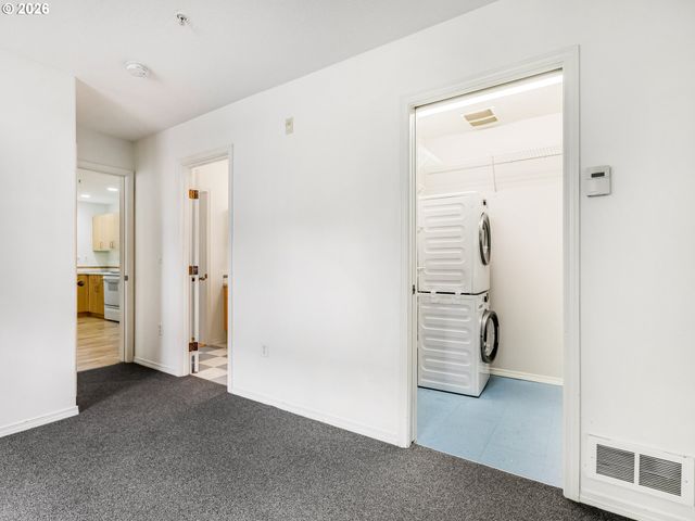 6704 N PITTSBURG Ave, Portland, OR 97203