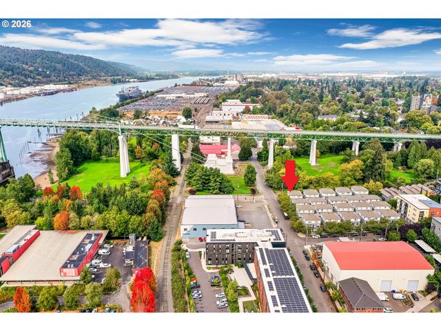 6704 N PITTSBURG Ave, Portland, OR 97203