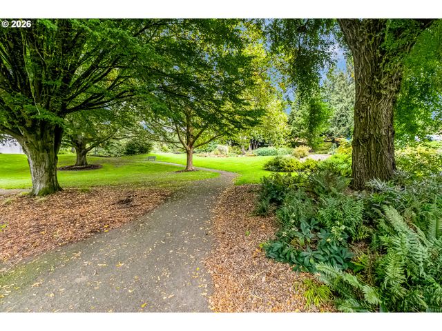 6704 N PITTSBURG Ave, Portland, OR 97203