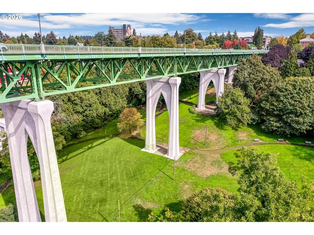 6704 N PITTSBURG Ave, Portland, OR 97203