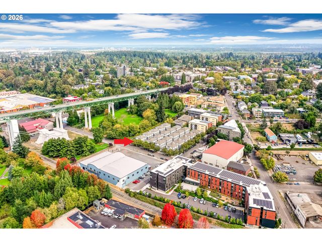 6704 N PITTSBURG Ave, Portland, OR 97203