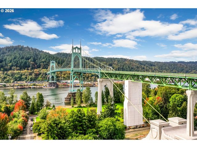 6704 N PITTSBURG Ave, Portland, OR 97203
