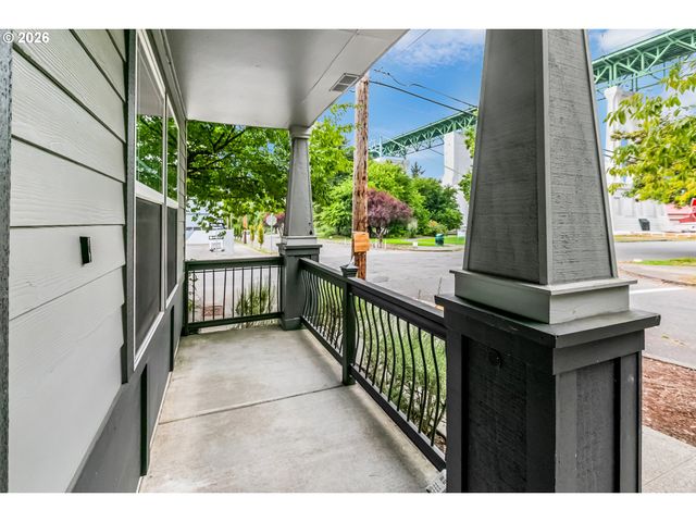 6704 N PITTSBURG Ave, Portland, OR 97203
