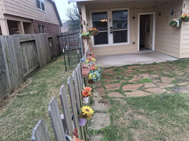 13610 Spectacled Bear Lane, Crosby, TX 77532