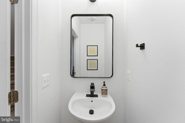 43911 EASTGATE VIEW DR, Chantilly, VA 20152