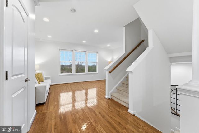 43911 EASTGATE VIEW DR, Chantilly, VA 20152