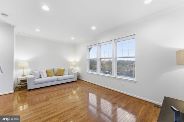 43911 EASTGATE VIEW DR, Chantilly, VA 20152