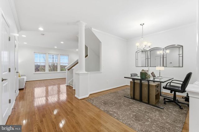 43911 EASTGATE VIEW DR, Chantilly, VA 20152