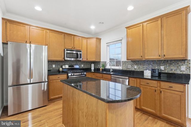 43911 EASTGATE VIEW DR, Chantilly, VA 20152