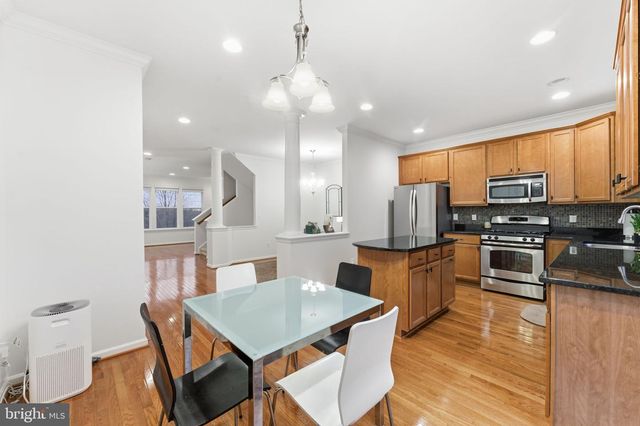 43911 EASTGATE VIEW DR, Chantilly, VA 20152