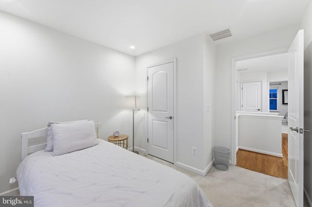 43911 EASTGATE VIEW DR, Chantilly, VA 20152