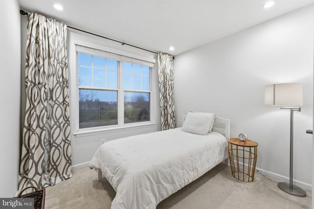 43911 EASTGATE VIEW DR, Chantilly, VA 20152