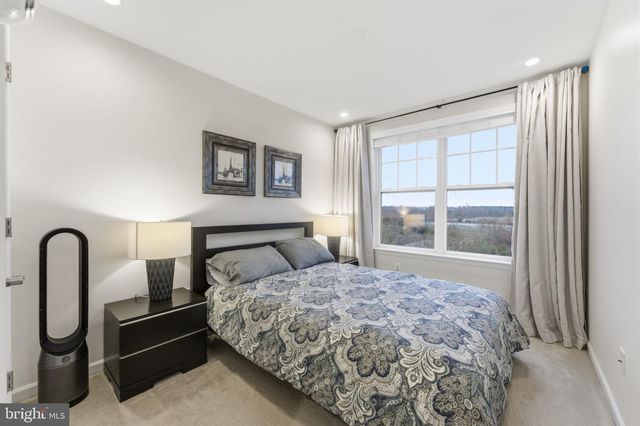 43911 EASTGATE VIEW DR, Chantilly, VA 20152