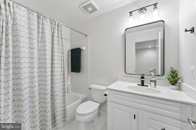 43911 EASTGATE VIEW DR, Chantilly, VA 20152