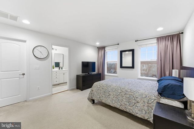 43911 EASTGATE VIEW DR, Chantilly, VA 20152