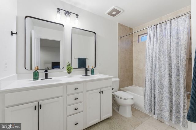 43911 EASTGATE VIEW DR, Chantilly, VA 20152