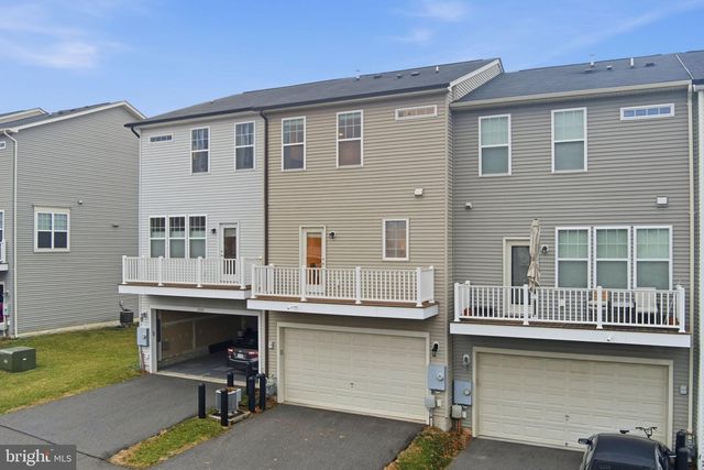 43911 EASTGATE VIEW DR, Chantilly, VA 20152