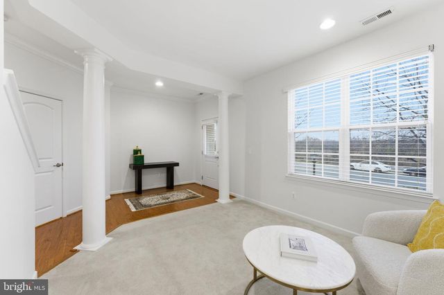 43911 EASTGATE VIEW DR, Chantilly, VA 20152