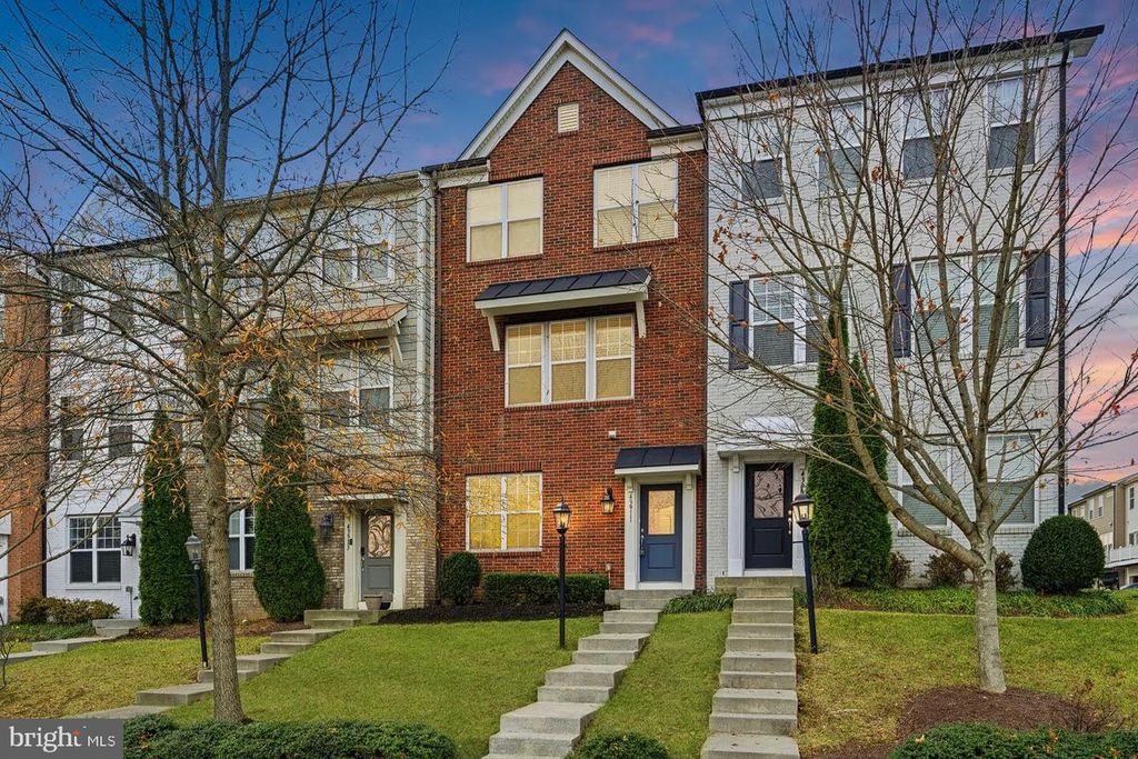 43911 EASTGATE VIEW DR, Chantilly, VA 20152