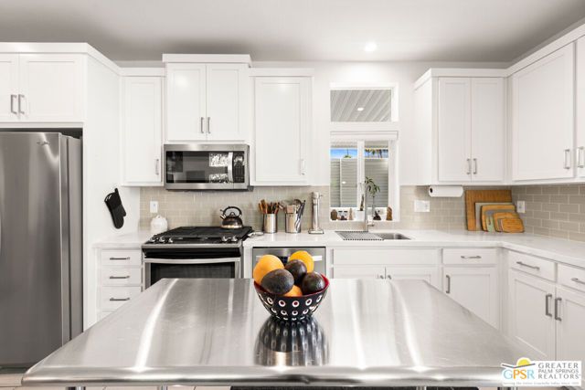 129 Pali Drive, Palm Springs, CA 92264