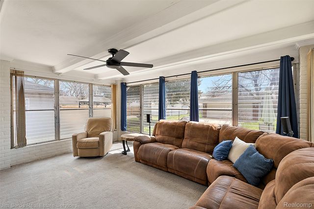 1837 Oxford Road, Grosse Pointe Woods, MI 48236