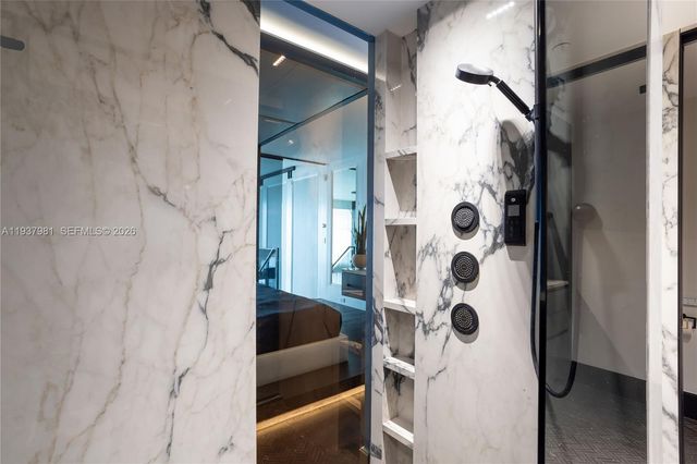 1040 Biscayne Blvd 2202, Miami, FL 33132