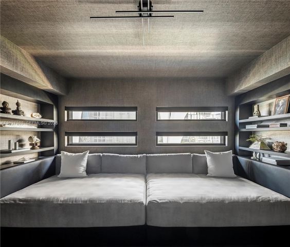 1040 Biscayne Blvd 2202, Miami, FL 33132