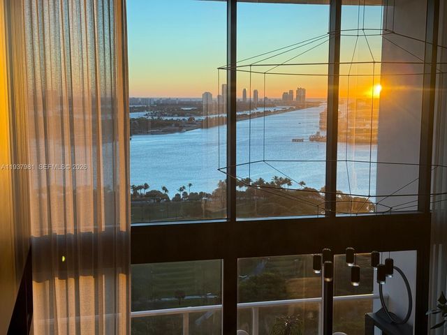 1040 Biscayne Blvd 2202, Miami, FL 33132