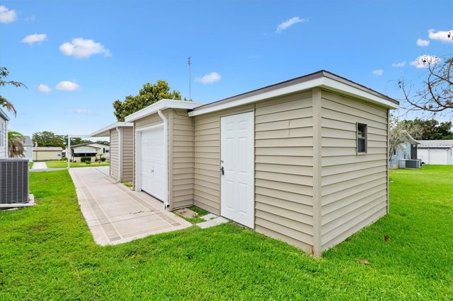 1534 HILLCREST DRIVE, The Villages, FL 32159