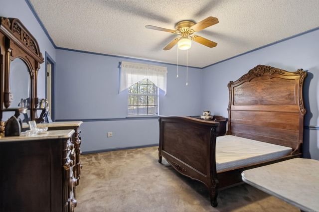 32 Kingspark Dr, Maumelle, AR 72113