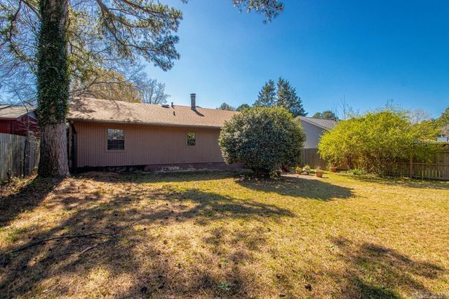 32 Kingspark Dr, Maumelle, AR 72113