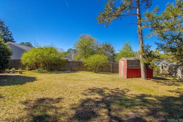 32 Kingspark Dr, Maumelle, AR 72113